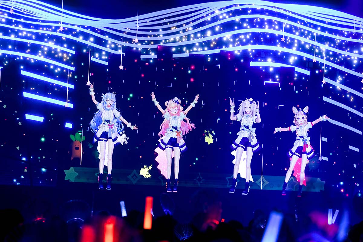 女性VTuberグループ「ホロライブ」5期生（雪花ラミィ、桃鈴ねね、獅白 