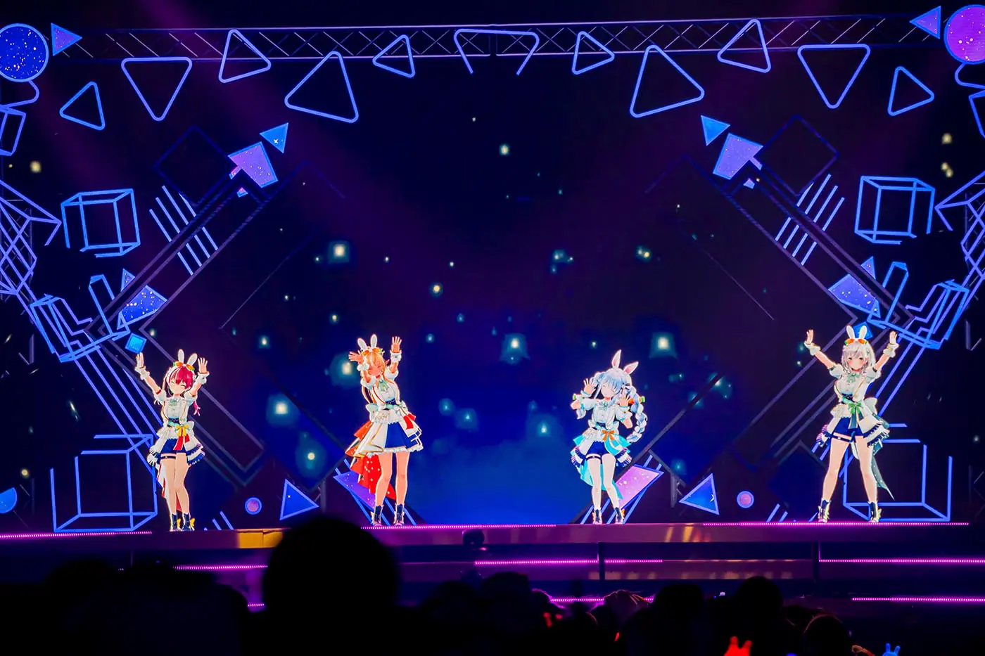 女性VTuberグループ「ホロライブ」兎田ぺこら初のソロライブ“1st兎田 