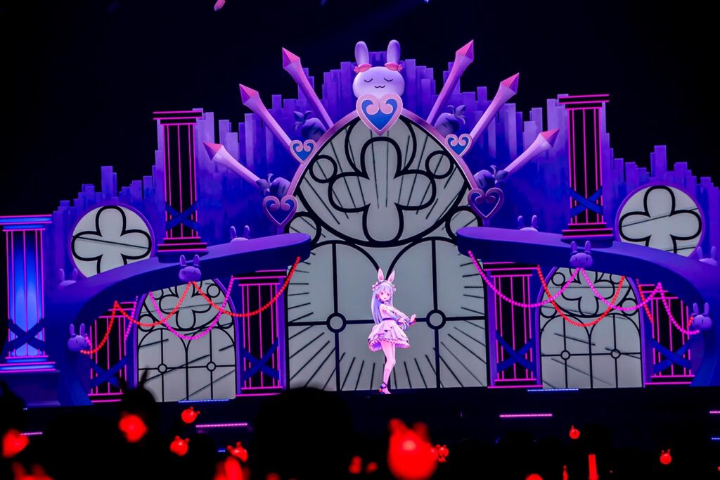 女性VTuberグループ「ホロライブ」兎田ぺこら初のソロライブ“1st兎田