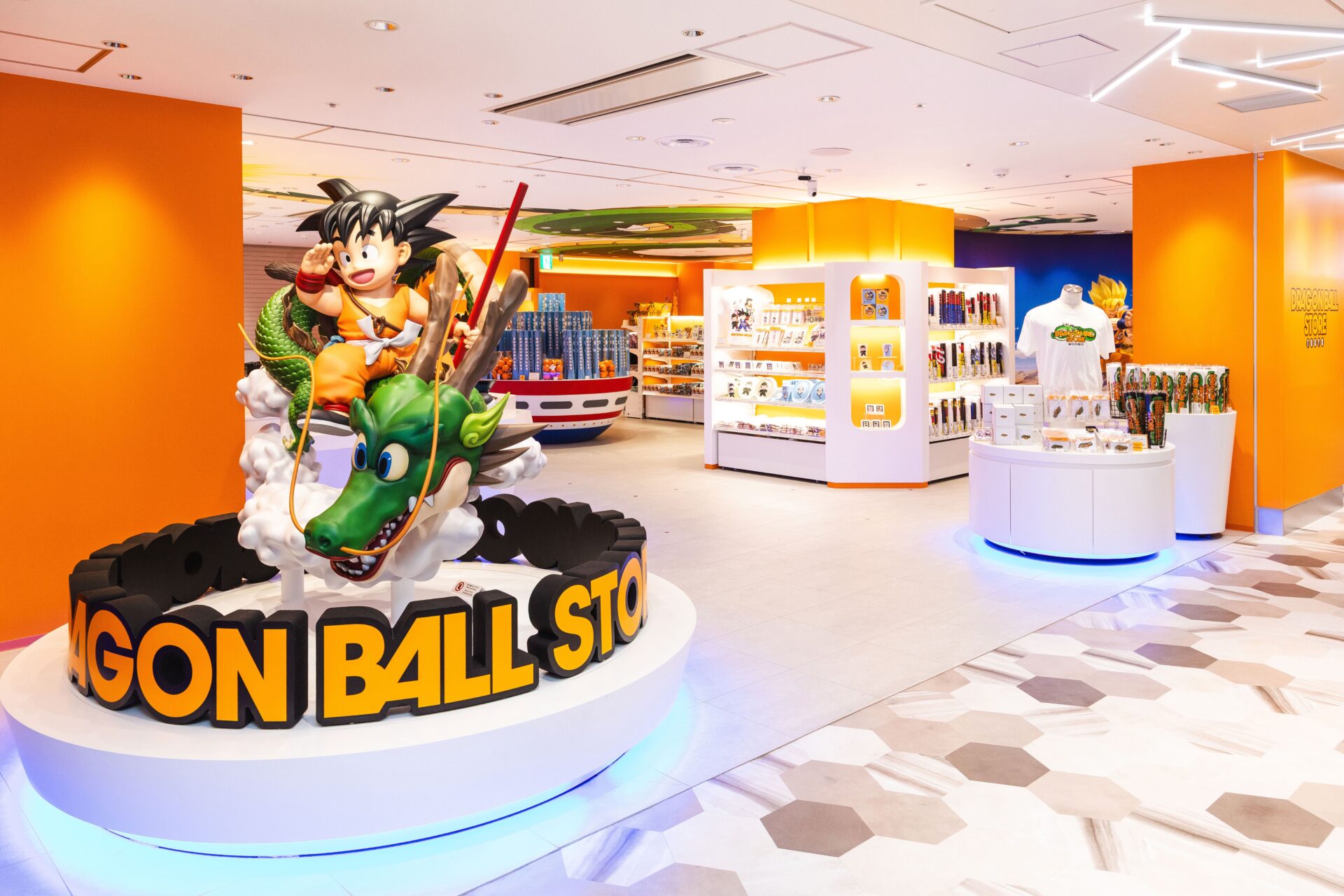 俺の感情が詰め込まれたボール ドラゴンボールストア」オープニングイベントにかまいたちの2人が登場