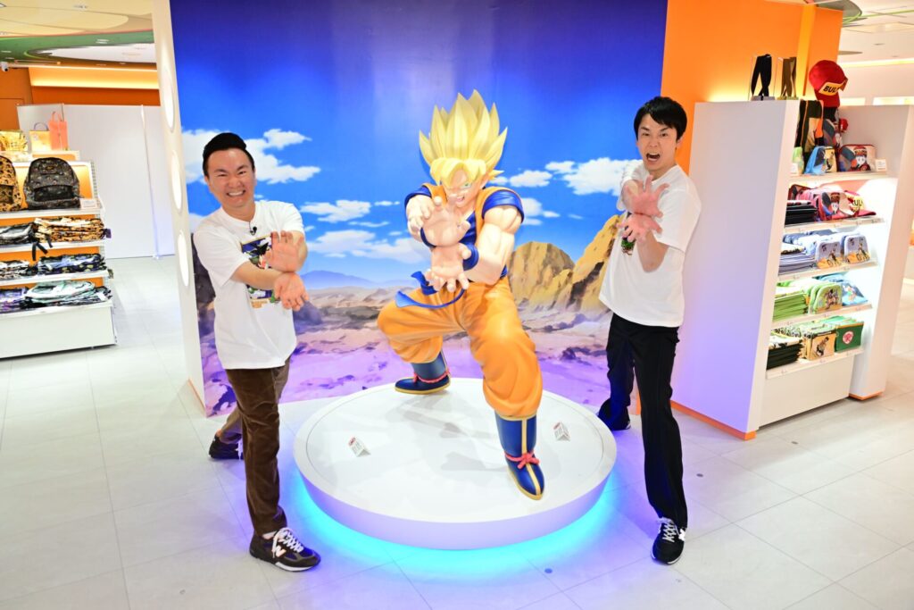 ドラゴンボールストア」オープニングイベントにかまいたちの2人が登場