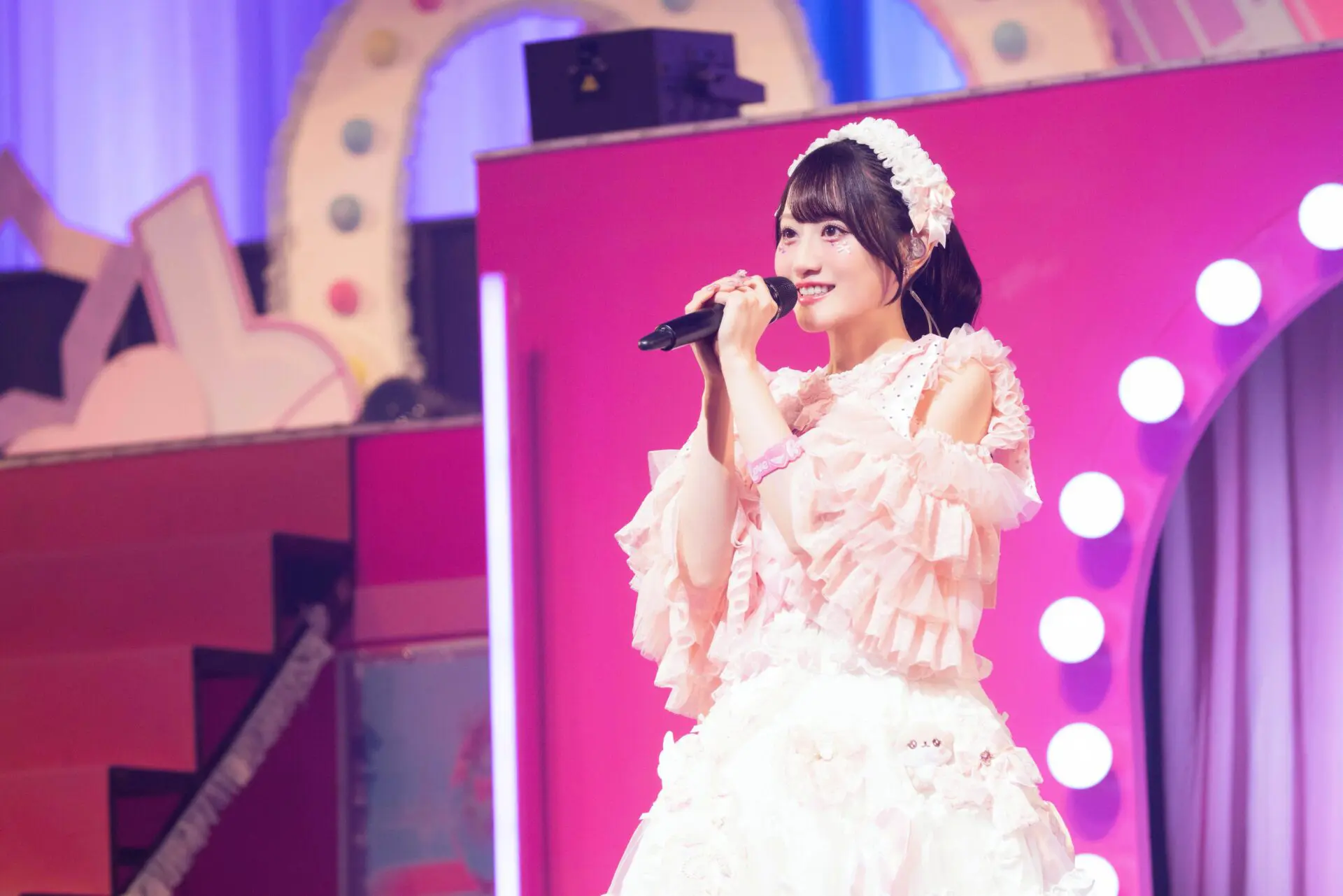 小倉 唯、「LIVE TOUR 2025」神奈川公演のオフィシャルライブレポート