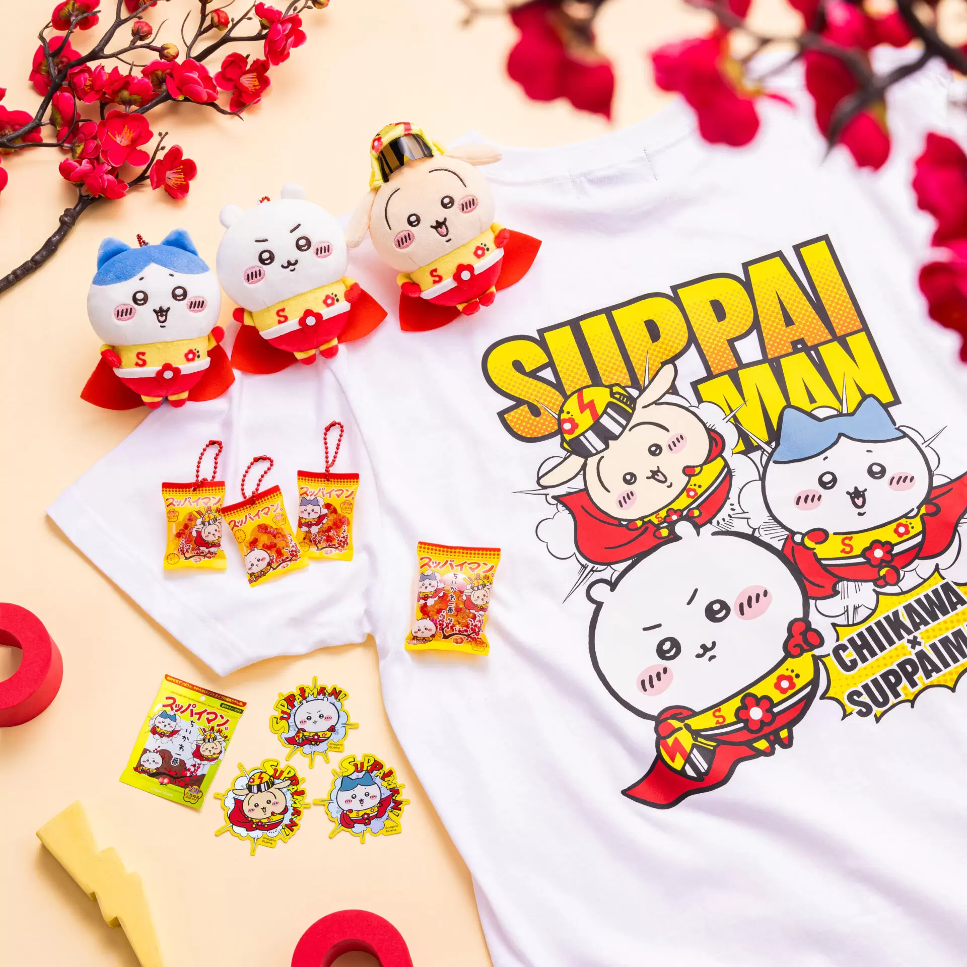 ちいかわ』と「スッパイマン」のコラボグッズが発売決定！ Tシャツ