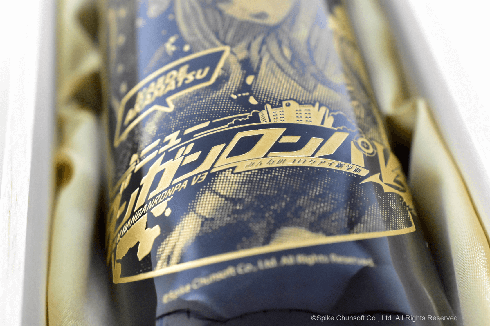 彫刻ボトル｢ニューダンガンロンパV3 みんなのコロシアイ新学期」01/赤松 楓&最原 終一(赤ワイン・フランス産)【お酒】(公式イラスト)