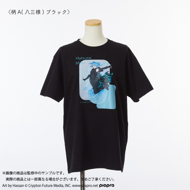 HATSUNE MIKU EXPO 10th Anniversary Tシャツ 柄A(八三様) ブラック  Lサイズ｜アニメ・キャラクターコラボグッズのECならeeo Store（イーオストア）