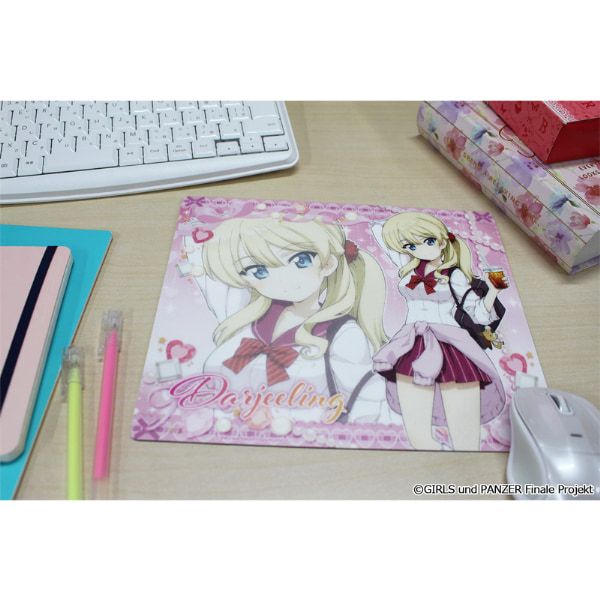 ガールズ＆パンツァー 最終章 描き下ろし マウスパッド【ダージリン】ギャル制服ver.