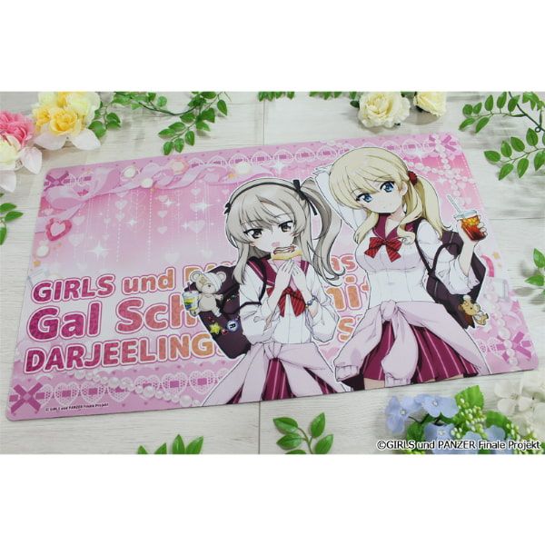 ガールズ＆パンツァー 最終章 描き下ろし デスクマット【ダージリン＆島田愛里寿】ギャル制服ver.