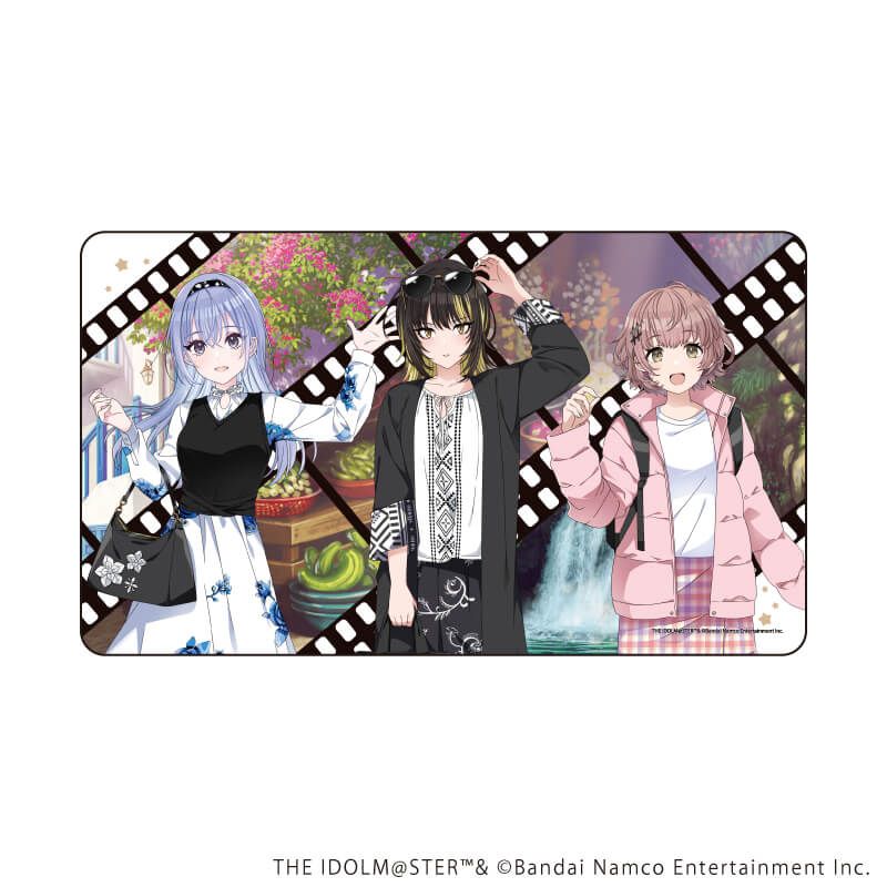 プレミアム マルチデスクマット「アイドルマスター シャイニーカラーズ」01/斑鳩ルカ&鈴木羽那&郁田はるき おでかけver.(描き下ろしイラスト)